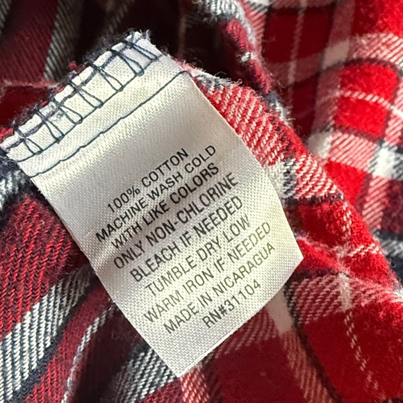 True Craft Red and Navy Plaid Men's Flannel Shirt - Picture 3 of 4